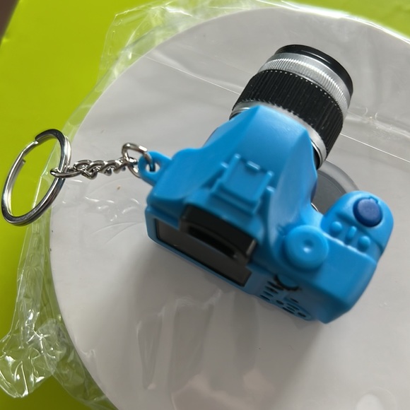 Led Camera Flashing Camera Key Ring for Keys Pompom (Blue with Black) - Picture 6 of 9
